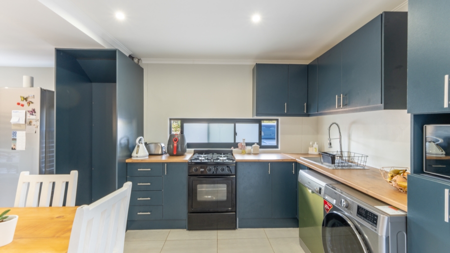 5 Bedroom Property for Sale in Calypso Beach Western Cape